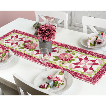 Patchwork Table Runner Kit - Hydrangeas In The Garden - Pink