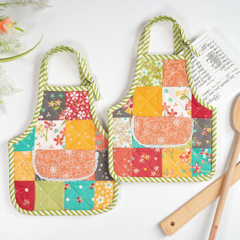 Apron Hot Pads Kit - Makes 2 - In The Garden