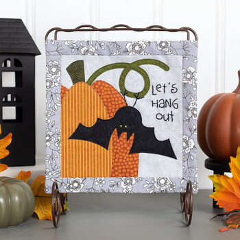 On Wander Lane Mini Quilt - Midnight Manor - Let's Hang Out Kit