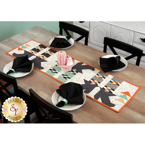 link to Witches Feet Table Runner Kit