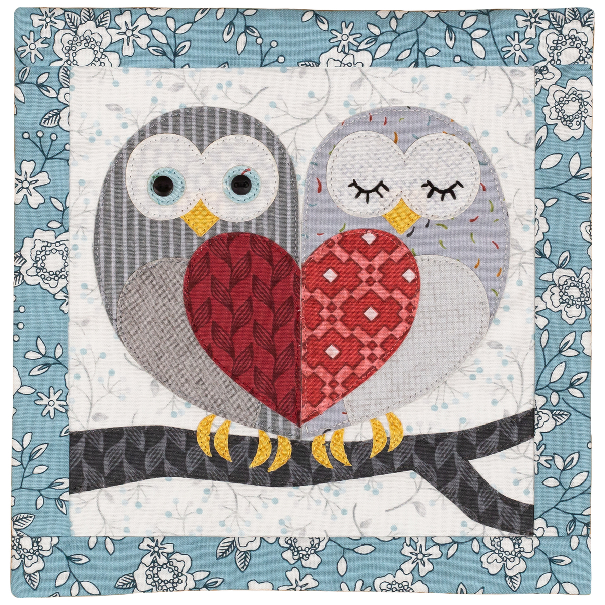 On Wander Lane Mini Quilt - Loveland Cottage - Owl Love You On Wander Lane Mini Quilt - Loveland Cottage - Owl Love You