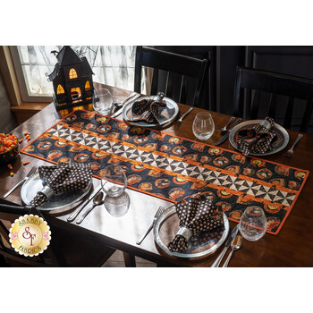  Pinwheel Stripe Table Runner Kit - Retro Halloween, Image