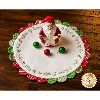  Scalloped Table Topper Kit - Merry Jingle Joy - Merry and Bright, Image