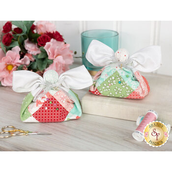  The Pincushion Angels Kit - Makes 2, Image