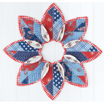 SAMPLE - Fold'n Stitch Leaf Topper - Belle Isle