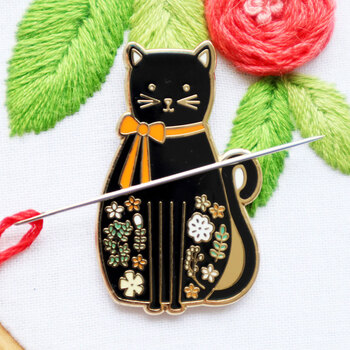 Black Cat Magnetic Needle Minder