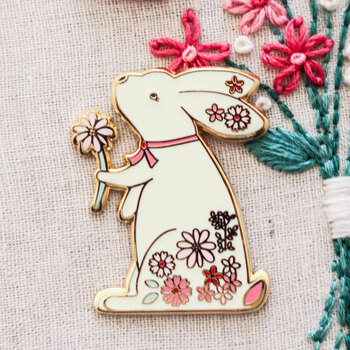 Floral Bunny Magnetic Needle Minder