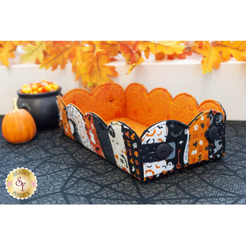  Scalloped Basket Kit - Pumpkins and Potions, Image