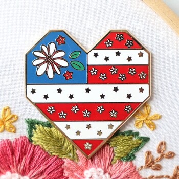 Sweet Freedom Heart Flag Magnetic Needle Minder, Image