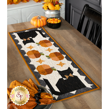  Scaredy Cat Table Runner Kit - Pumpkin Licorice, Image