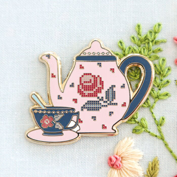 Roses Tea Set Magnetic Needle Minder, Image