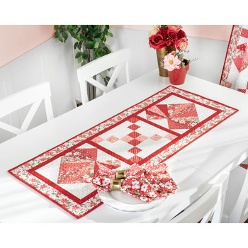 SAMPLE - Foundation Paper Piecing Heart and Lattice Table Runner - Love Blooms