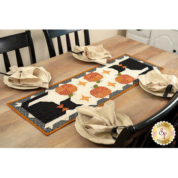  Scaredy Cat Table Runner Kit - Midnight Moon, Image