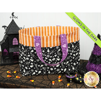  Fat Quarter Tote Kit - Witchy Woods, Image