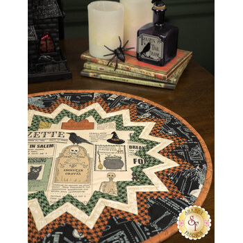  Point of View Folded Star Table Topper Kit - Home Sweet Haunt, Image