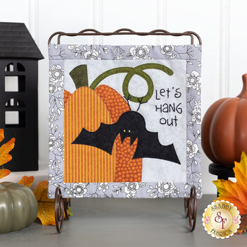  On Wander Lane Mini Quilt - Midnight Manor - Let's Hang Out Kit, Image
