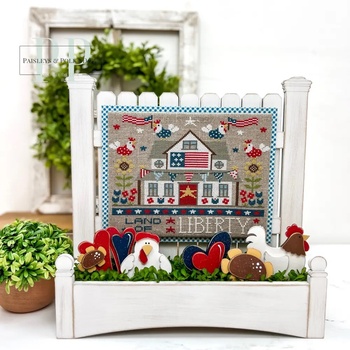 Picket Perch Display - Unfinished Wood, Image