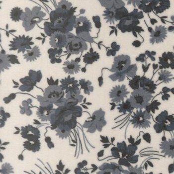 Nantucket Summer Quilt Cuddle 55260-21QC Cream Navy by Camille Roskelley for Moda Fabrics, Image