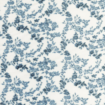 Nantucket Summer - Quilt Cuddle 55263-24QC Cream Light Blue by Camille Roskelley for Moda Fabrics, Image