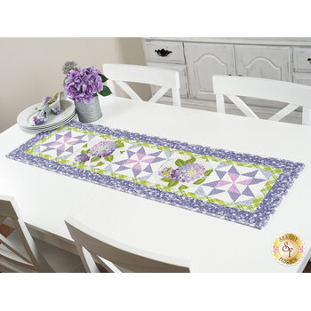  Patchwork Table Runner Kit - Hydrangeas In The Garden - Periwinkle