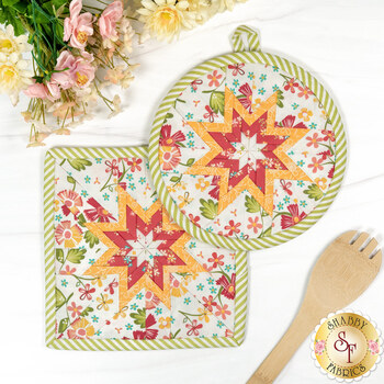  Folded Star Hot Pad Kit - In The Garden - Round OR Square - White