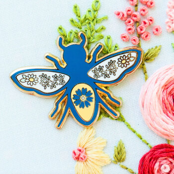Sweet Bee Magnetic Needle Minder