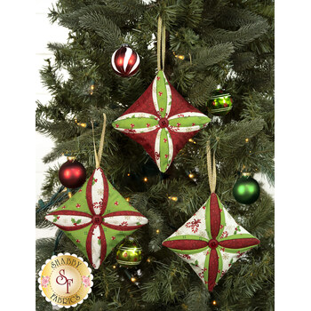  Cathedral Window Ornaments Kit - Peppermint & Pine - Makes 3