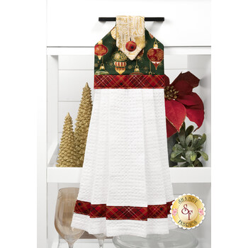  Hanging Towel Precut Kit - Poinsettias at Christmas - Green