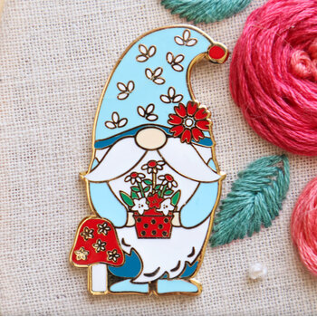 Spring Gnome Magnetic Needle Minder