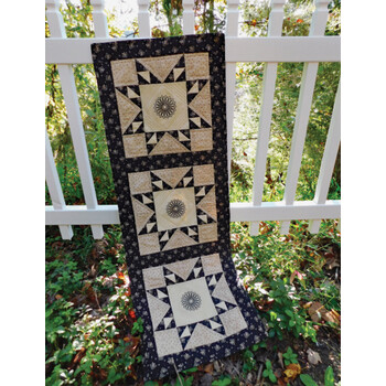 Blackberry Cobbler Runner Pattern
