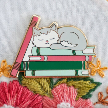 Bookish Cat Magnetic Needle Minder by Flamingo Toes