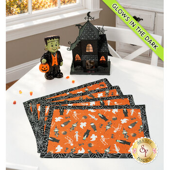  Self-Binding Placemats Kit - Frank and Friends