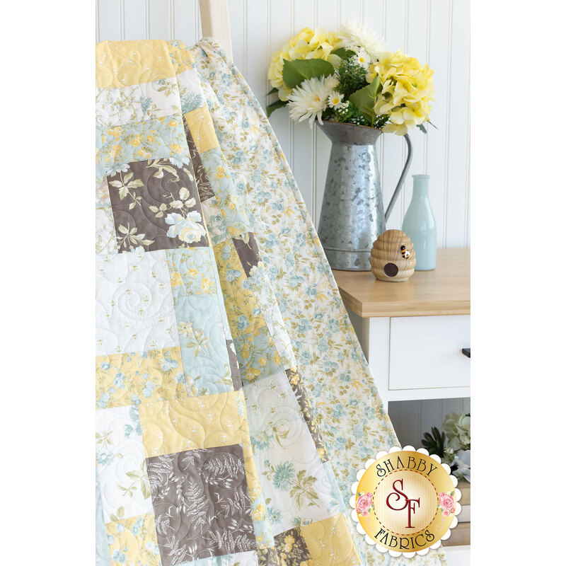 【AAKE】QUILTING OVER PADDING 🌸 SEW QUILTY Sew-a-Long: Week 15 Finishing | (Quilt & Cross